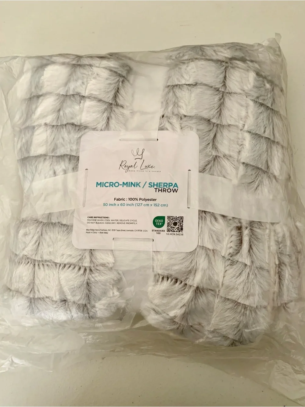 Micro-Mink Sherpa Throw - Light Gray